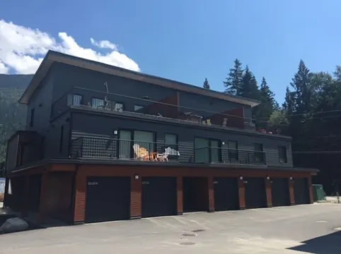 Cozy Condo minutes from RMR & Soon Cabot Pacific Golf