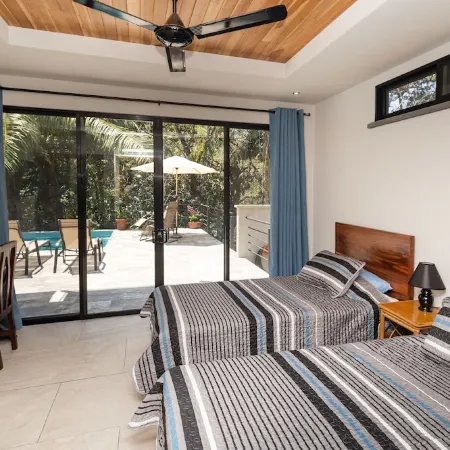 Casa Mamacita: Beautiful new home in peaceful jungle setting