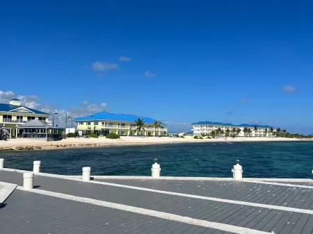 1st floor beachfront condo, just steps away from a private beach, beautiful view