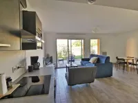 New studio with garden, in residence with swimming pool