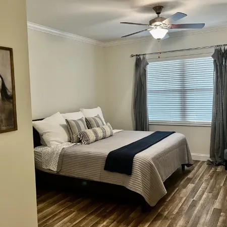 Modern & Comfy, Spring is Here, Near Cade's Cove in Townsend, the Peaceful Side!