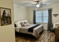 Modern & Comfy, Spring is Here, Near Cade's Cove in Townsend, the Peaceful Side!