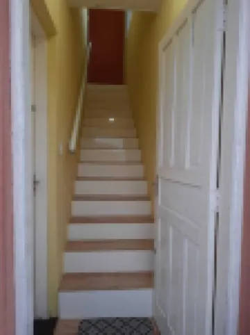 Excellent and comfortable house upstairs for season