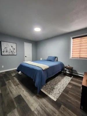 Freshly Renovated 2 bedroom unit