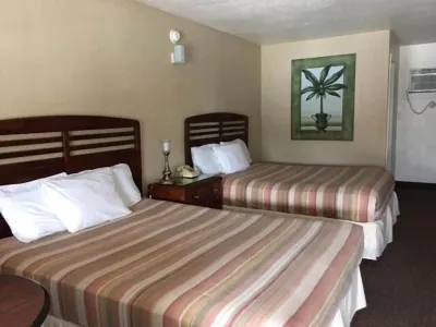 Dinner Bell Motel Hotels near Dunnellon Public Library