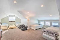 Garden City Gem Private Hot Tub and Game Room!