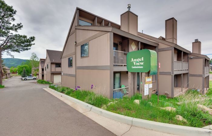 Chic Angel Fire Condo Walk to Ski Resort!