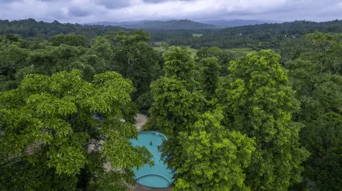Crystal Kuruva Nature Resort & Spa - parking
