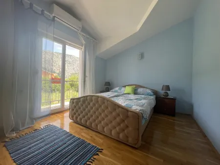 Villa Basic Blagaj with Amazing View on the River, super close to Mostar Отели в г. Благай