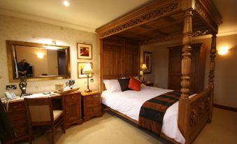 Three Horseshoes Country Inn