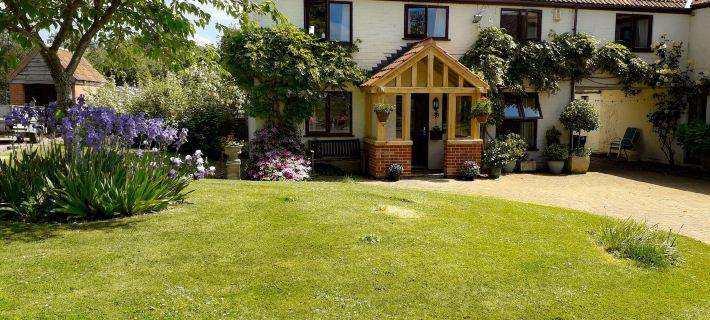Berrys Place Farm Cottage Hotels in Gloucester