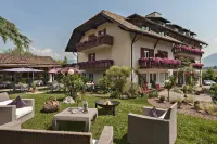 Angerburg Blumenhotel Hotels in Laives