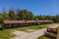 The Inn at Shady Pines Hotels in Moran Township
