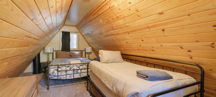 Hike, Ski & Sip: Arnold Cabin 4 Mi to State Park! Hotels in Arnold