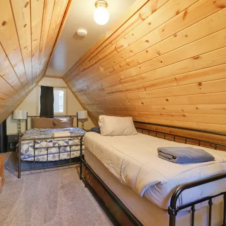 Hike, Ski & Sip: Arnold Cabin 4 Mi to State Park!