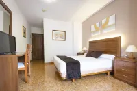 Hotel Madrid Отели в г. Пойо