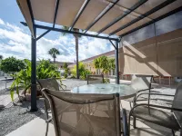 Island Sun Inn & Suites - Historic Venice & Beach Getaway Hotels in Venice