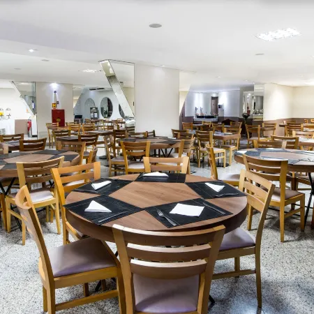 Summit Hotel Monaco
