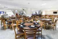 Summit Hotel Monaco - Bữa sáng