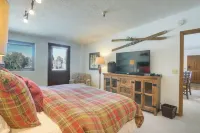 Mtn-View Balcony! Walkable Ketchum Condo - Balkon