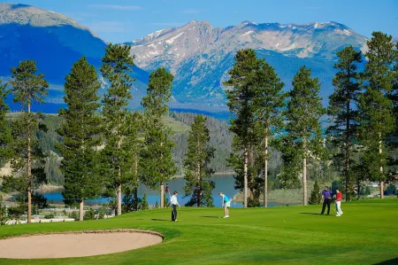 Premier Silver Mill 8181-2Br-Walk to Slopes! Kids Ski Free! 2 Bedroom Condo by RedAwning