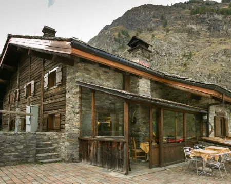 Hotel Restaurant la Barme Hotels in Cogne