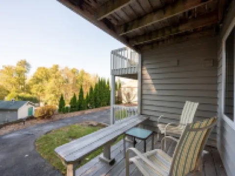 Evergreen Hill Condominiums Hotels in Door County