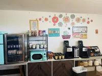 Blue Sage Inn & Suites - Bữa sáng