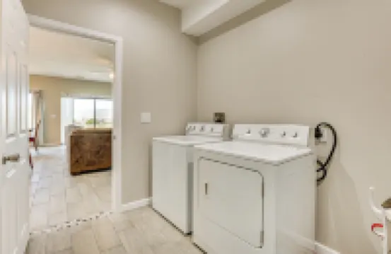 7 Mi to Golf: Mtn-view Retreat in Bullhead City