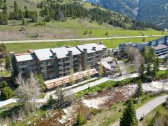 Large, Welcoming Condo with Incredible Views - WL406 by Redawning