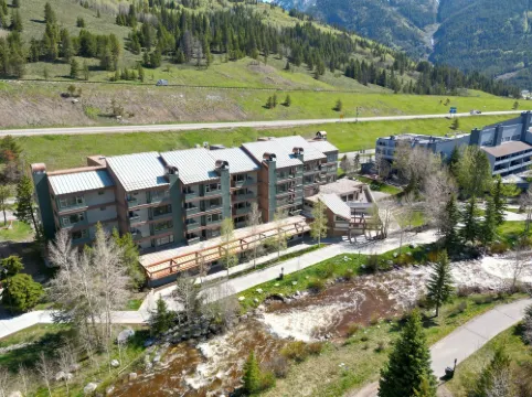 คอนโดที่ขนาดใหญ่และเป็นมิตร พร้อมวิวที่น่าทึ่ง - WL406 โดย Redawning