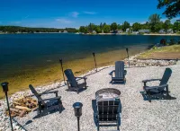 Stone Ledge Lake Getaway Hotels in Clam Lake Township