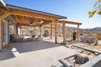 Dreamspace - Hot Tub, Fire Pit, 5 Min. to Park 2 Bedroom Home by RedAwning Hotels in Joshua Tree