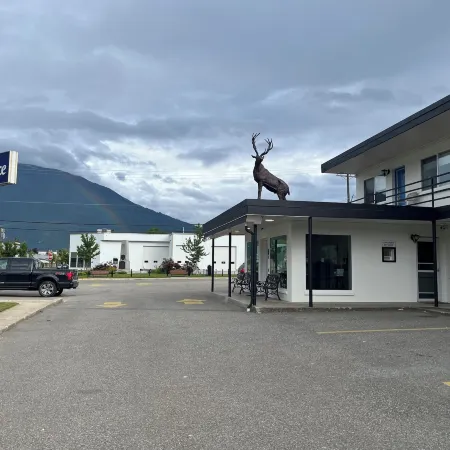 Revelstoke Lodge