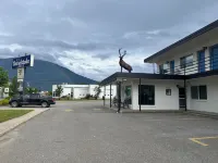 Revelstoke Lodge Hotels in Revelstoke