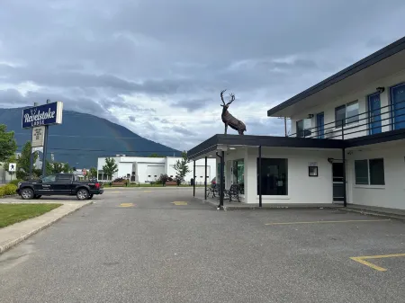 Revelstoke Lodge