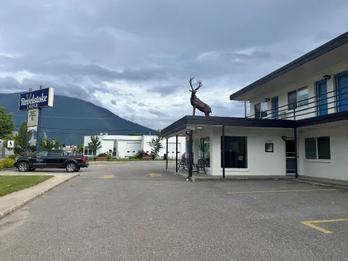 Revelstoke Lodge Hotels in Revelstoke