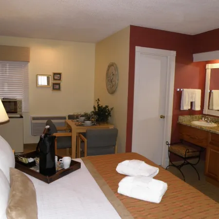 The River's Edge Motel Lodge & Resort