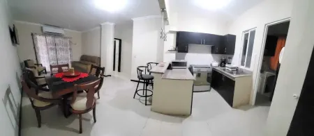 Very nice apartment close to airport. Safe with gated community