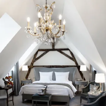Romantik Hotel Zur Glocke Hotels near Bishop's Museum