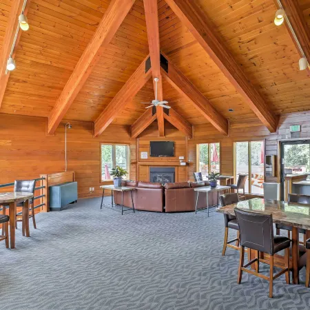 Silverthorne Condo Patio, Mtn Views, Pool Access!