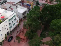 Six Hotel Guadalajara Expiatorio Hotels near Revolution Park