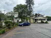 Hamilton Inn Sturbridge - parking