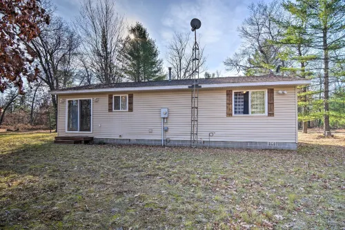 Orv, Snowmobiling & Hunting Cabin on Groomed Trail - Wifi