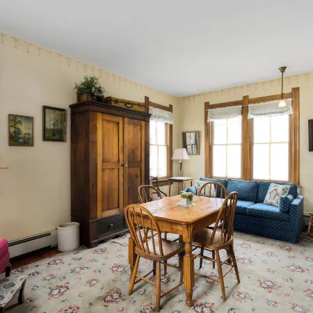The Stagecoach Inn Bed & Breakfast and Five20 Social Stop