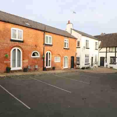Stables Hotel Exterior