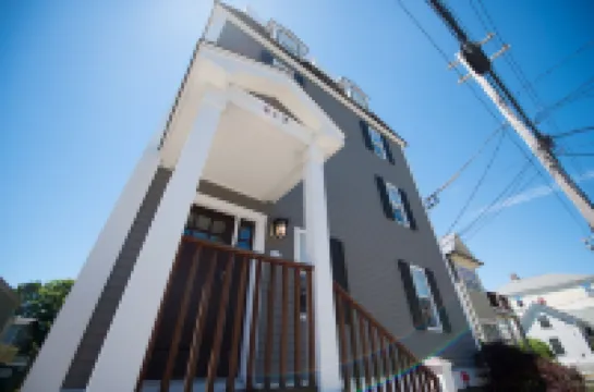 The Newport Lofts - 617 Thames Street Hotels in 