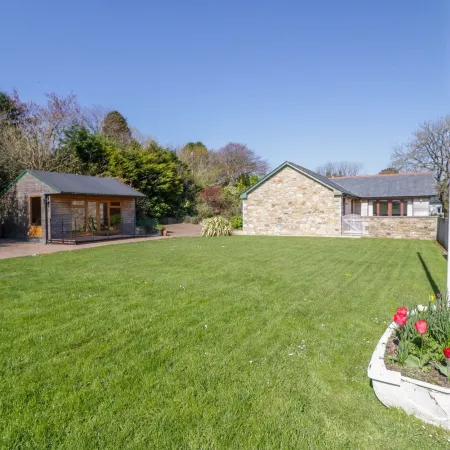 Kingcup Cottage Hotels in Saint Columb