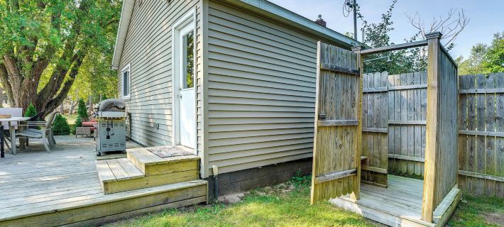 Game Room & Fire Pit! Family Retreat Near Fishing Hotels in Hamlin Township