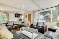 Deck + Game Room: Redmond Home ~ 17 Mi to Seattle Hotels in Redmond